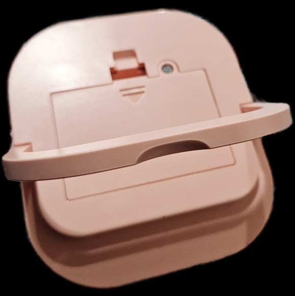 NWT MINI LED LIGHTED MIRROR 2 SETTINGS: PURPLE, PINK, OR PEACH - BATTS INCLUDED! - Picture 12 of 16